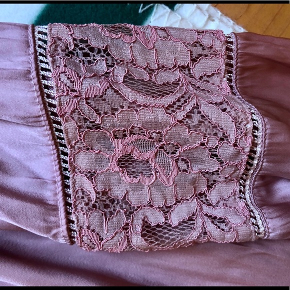 Miami Lace Off the shoulder shirt - Picture 3 of 3